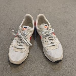 Nike Men's Challenger OG White University